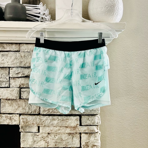 Nike Air Womens 2 in 1 Running Gym Shorts MINT Green Size Small - Picture 14 of 15